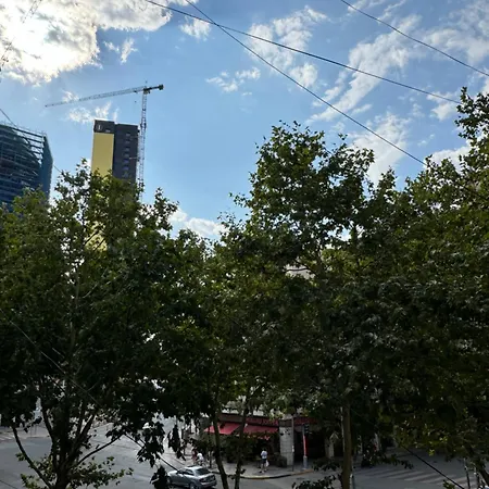 Centre Lions Gate 9 Tirana